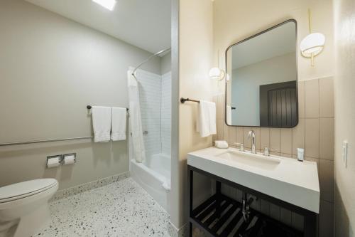 Accommodation in Donley