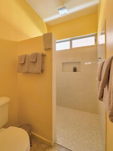 Queen Room with Two Queen Beds image 2