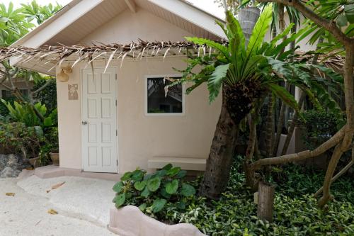 Blue Turtle Hotel Samui thumbnail 2