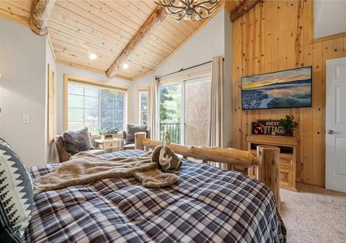 Ski In Ski Out Two Bedroom Condo in Big Bear Lake, USA