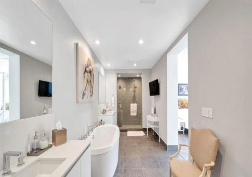 Expansive 3 Bedroom Stunning Apartment in Los Angeles, USA