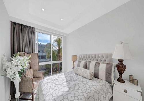 Expansive 3 Bedroom Stunning Apartment in Los Angeles, USA