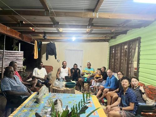 活動, Joji and Alisi Place in 拉奇拉奇