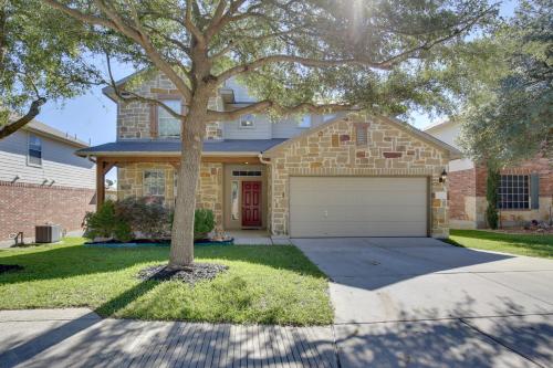 4 Mi to TPC San Antonio: Cozy Getaway w/ Deck! – khách sạn tại Far North Central