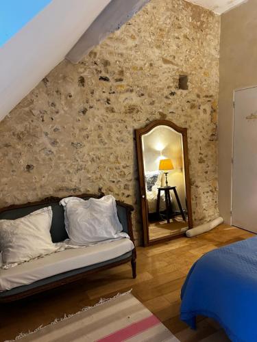 Perche QUEEN's Bedroom in Maison Nomade Chic chambre d'hôte Parc naturel régional du Perche