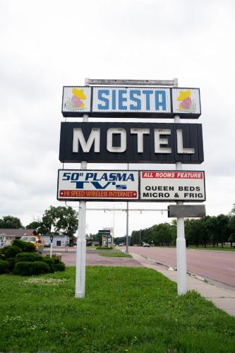 Siesta Motel - image 7