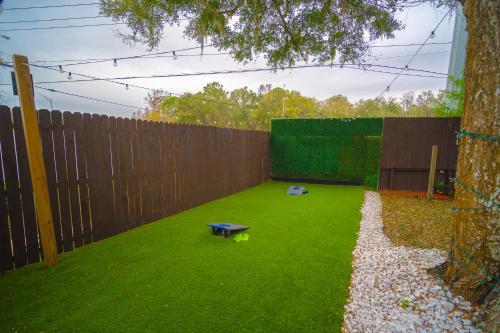 Charm Retreat Modern Haven in Great Location Charm Retreat Modern Haven in Great Location