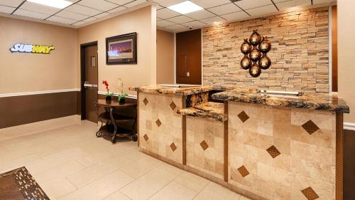 Best Western Tulsa Airport - image 14