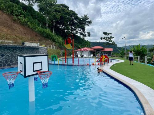 Akvaparks, Quinta Vacacional Puerto Quito - Urb Privada El Jardín (Quinta Vacacional Puerto Quito - Urb Privada El Jardin) in Pedro Vicente Maldonado