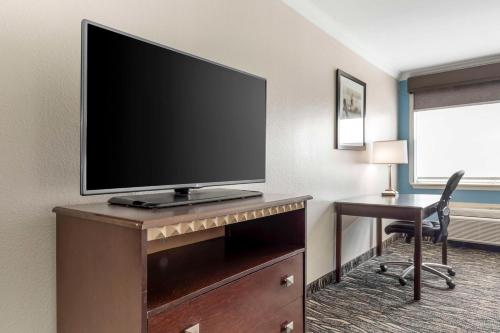 Best Western Plus Lake Worth - image 11