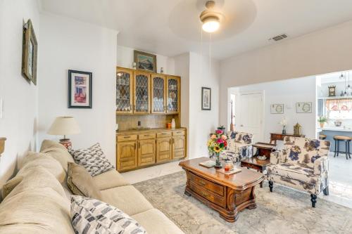 Luxe Fort Worth Retreat with Pool, 11 Mi to Downtown in Fort Worth, USA