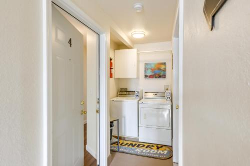 Cozy Delafield Apartment - Walk to Lake! in Delafield