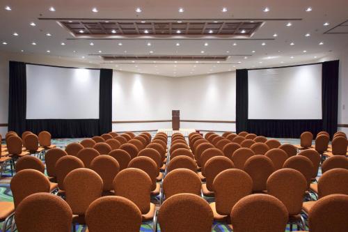 581422381 Crowne Plaza Hotel Mexico City North-Tlalnepantla by IHG
