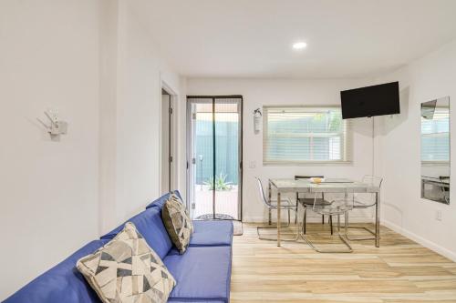 Cozy Miami Cottage 5 Mi to Dtwn! in Miami, USA