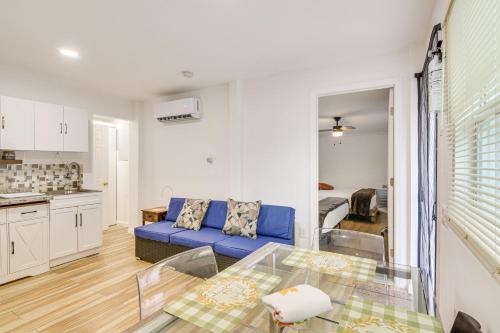 Cozy Miami Cottage 5 Mi to Dtwn! in Miami, USA