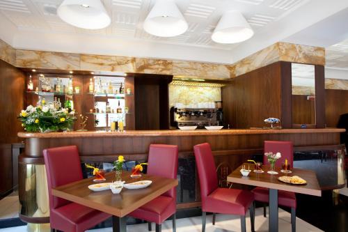 Hotel Naples - image 6