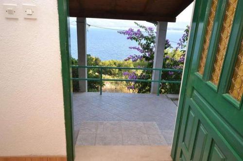 Two-Bedroom Apartment with Terrace and Sea View image 3