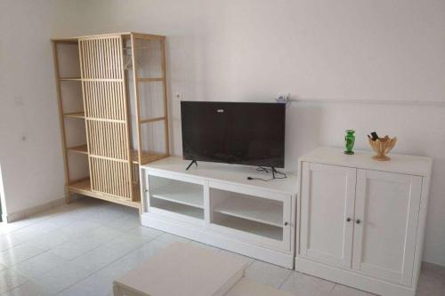 One-Bedroom Apartment with Terrace and Sea View room in Apartments with parking space Murvica Brac - 23462