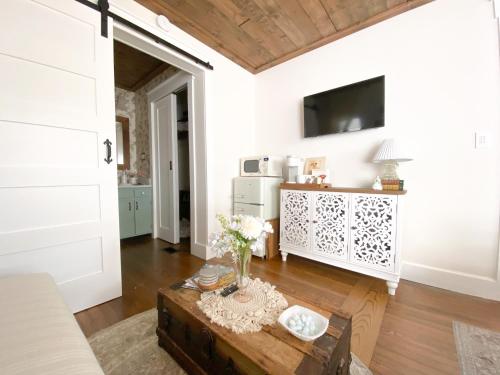 1BR 1BA in Historic Park Ave Home in Orlando, USA