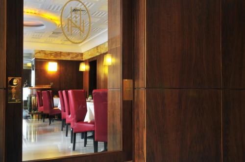 Hotel Naples - image 2