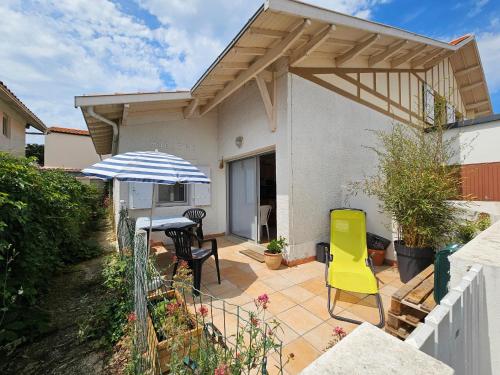 Studio cosy avec cour, proche océan et commerces - FR-1-476-226