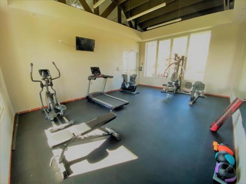 Family Villa Oleana Waterviews Oceanfront with water and generator - image 4
