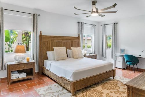 Upscale villa in gated community beach access Yari in Vega Alta