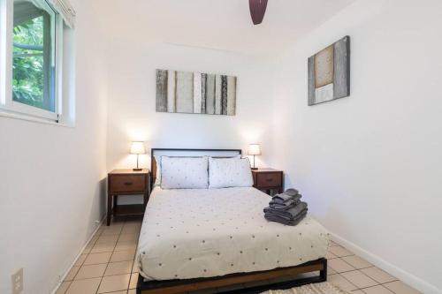 Comfort and Urban 1 bed with parking 5 min to beach in Hollywood, USA