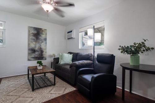 Comfort and Urban 1 bed with parking 5 min to beach in Hollywood, USA