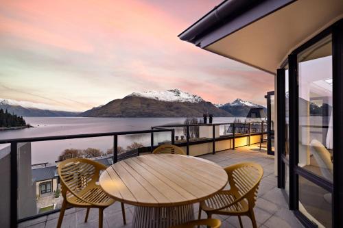 Beacon Sky Suite 1008 - 2 Bed - image 4