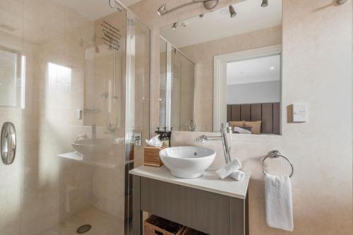 The Beacon 1008 - 2 Bedroom Apartment - image 9