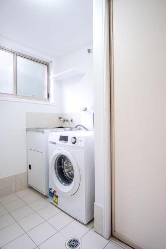Saltair Kings Beach Apartment - Walk to Beach - image 3