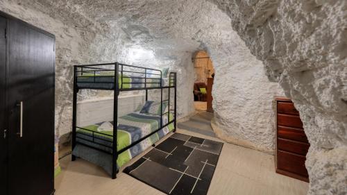 Fossickers Den Dugout Accommodation in White Cliffs