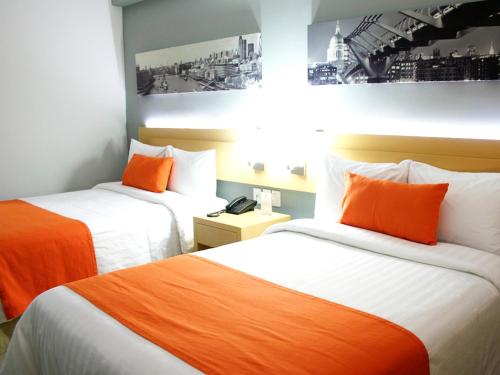 Hotel Urbainn Located in Veracruz Waterfront, Hotel Urbainn is a perfect starting point from which to explore Veracruz. The hotel offers a high standard of service and amenities to suit the individual needs of all 