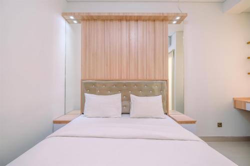 Cozy Living and Homey Studio Transpark Cibubur Apartment By Travelio - image 4