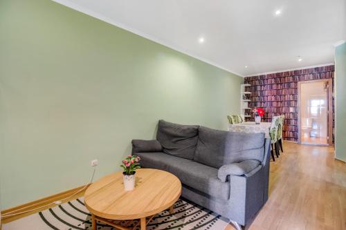 Spacious apartment in Lisbon's historic centre 65 m² parking - image 7
