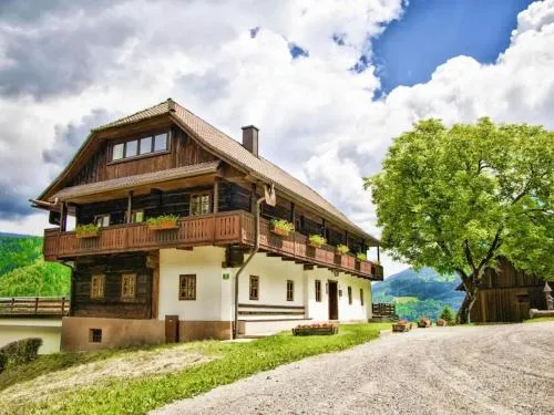Farmhouse near Afritzer See & Verditz Trails in Innere Einöde, Österreich