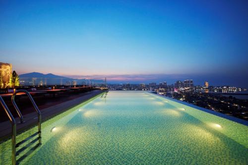 Swimming pool, Homm Marina Sokcho in Joyang-dong