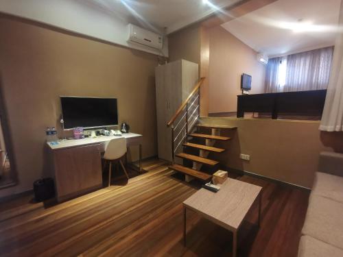 Executive Suite image 3