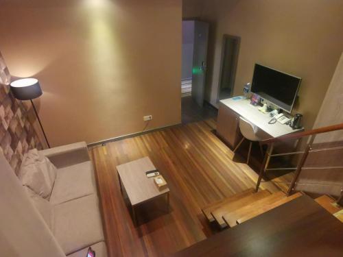 Executive Suite image 2