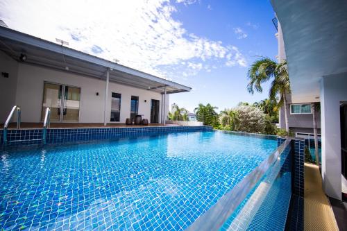 Swimming pool, Phavina Hotel & Grand Boutique Rayong near California Steak