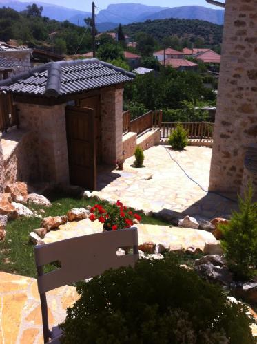 정원, Yono's Traditional House in 아노 라베니아