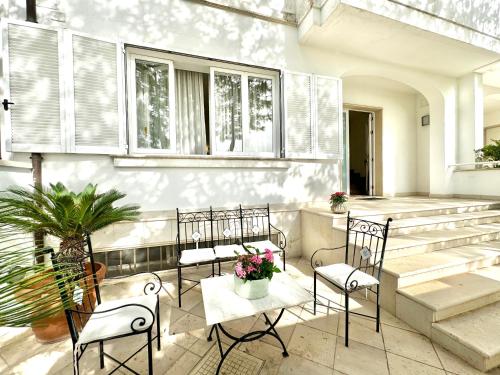 3 bedrooms, 6 beds