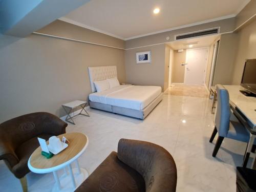 Chaisaeng Palace Hotel Chaisaeng Palace Hotel