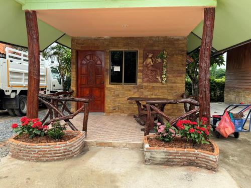 Busby Resort in Ta Phraya