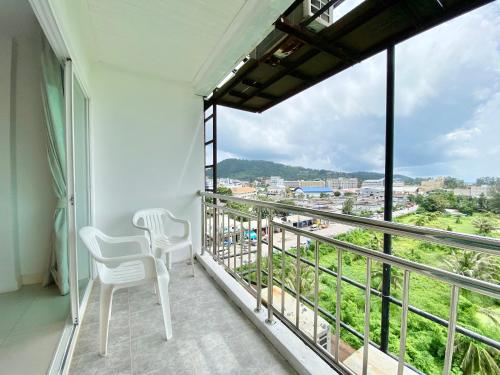 สภาพแวดล้อมโดยรอบ, ป่าตอง แพลทินัม (Patong Platinum) in ภูเก็ต