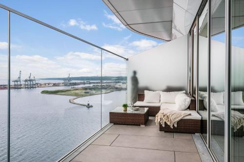 Breathtaking Ocean Views & Private Balcony in Aarhus City Center