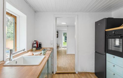 Kitchen, Lovely Home In Pandrup With Wifi in Pandrup