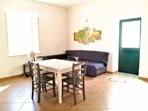Sea Breeze House - image 2