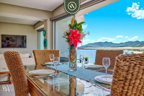 Oceanfront 2BR Condo - Beach - Infinity Pool in Bucerías, Mexico